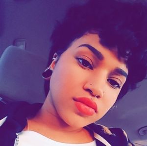 Meet your Posher, Nelly